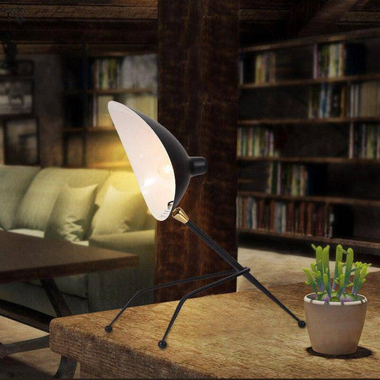 Lampada da tavolo a LED di design in metallo stile Loft industriale