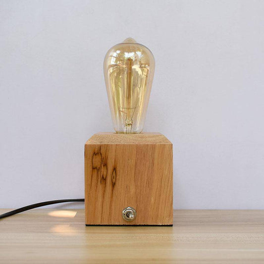 Lampada da scrivania o da comodino con base cubica in legno